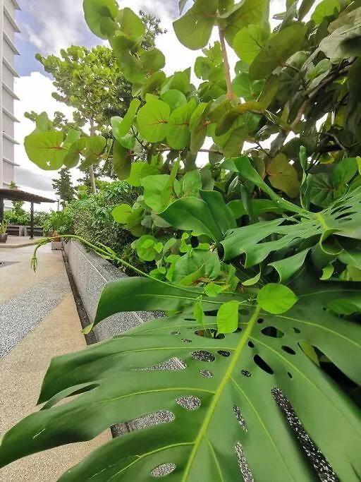 Apartment B1105 The Platino Paradigm Mall Netflix!!Big Balcony Swimming Pool View By Stay Johor Bahru