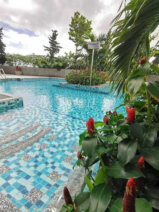 Apartment B1105 The Platino Paradigm Mall Netflix!!Big Balcony Swimming Pool View By Stay Johor Bahru