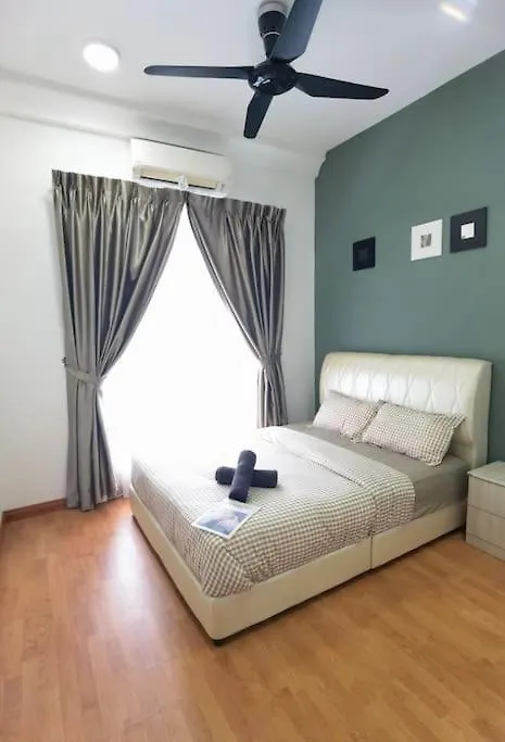 Apartment B1105 The Platino Paradigm Mall Netflix!!Big Balcony Swimming Pool View By Stay Johor Bahru